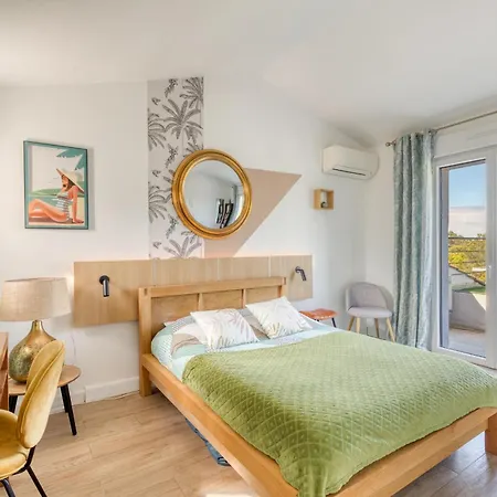 Villa A Louer, 6 Pieces - Saint-raphael 83700 Saint-Raphael (Var)