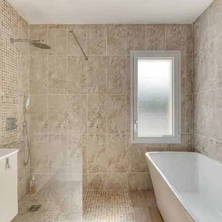 A Louer, 6 Pieces - Saint-raphael 83700 Villa